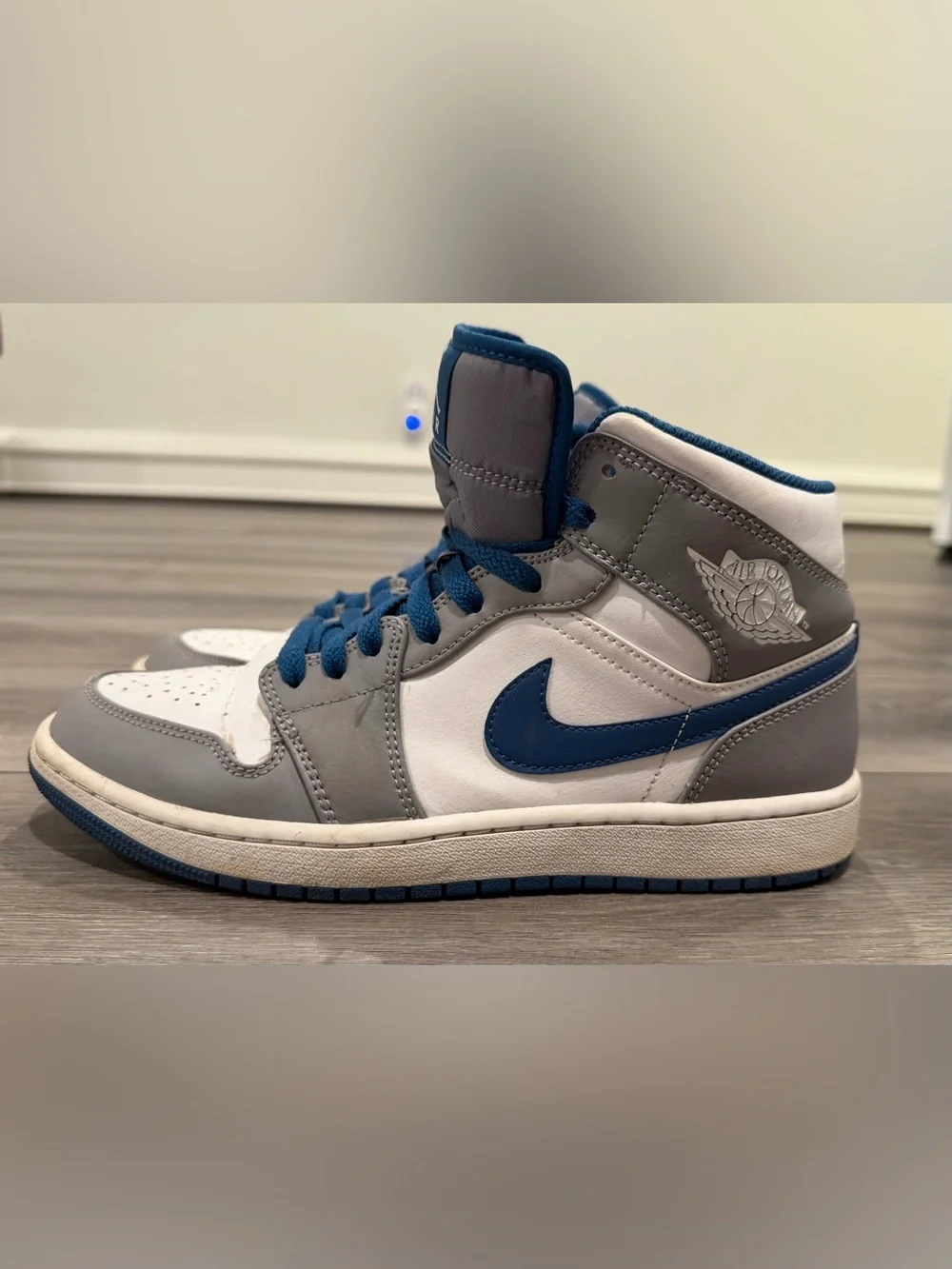 Nike Air Jordan 1 Mid Men's Shoes - Gray/Blue